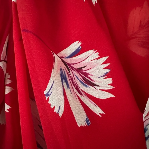 Express Red Floral Print Top - Picture 2 of 8